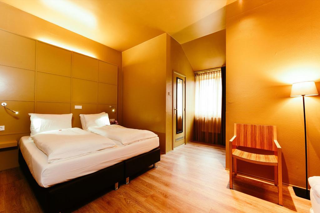 Hotel Raecks Haarlem Esterno foto